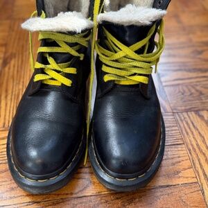 1460 WOMEN'S FAUX FUR LINED LACE UP BOOTS